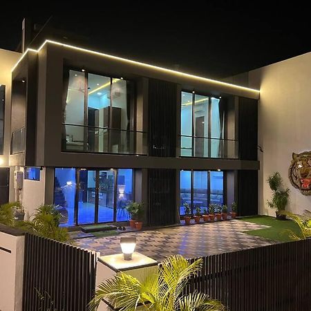 Stayhaven Starmount 4Bhk & Pool Bombay Eksteriør billede