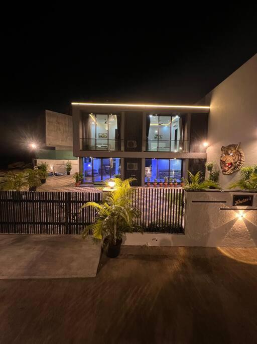 Stayhaven Starmount 4Bhk & Pool Bombay Eksteriør billede
