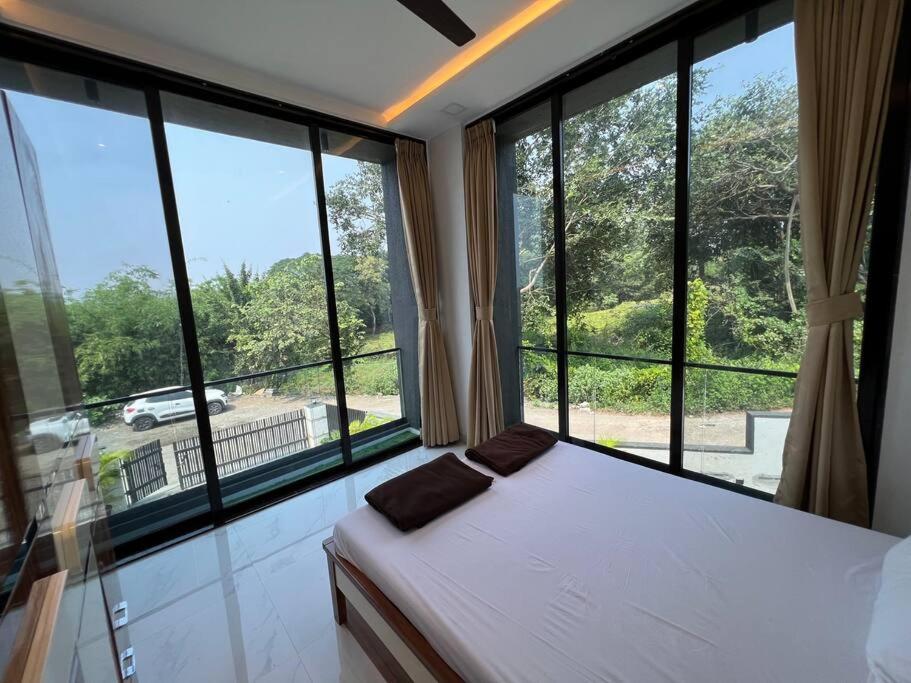 Stayhaven Starmount 4Bhk & Pool Bombay Eksteriør billede